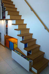 11treedesigns - Treppenschrank